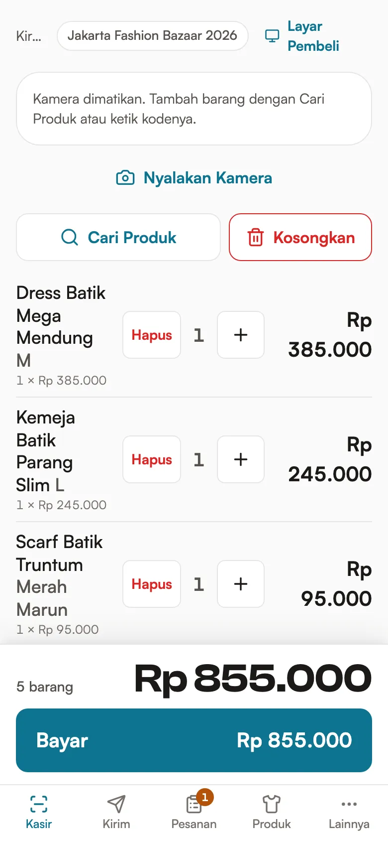 Layar kasir Admos Laris di HP dengan keranjang berisi 5 barang batik